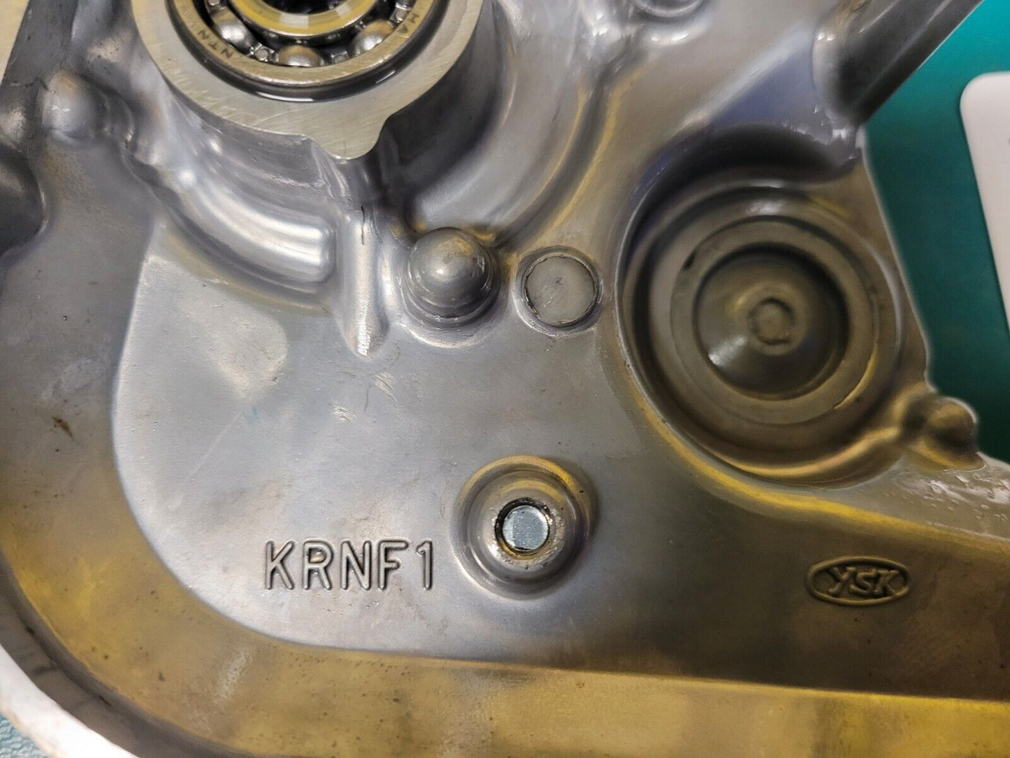carter creux côté embrayage pompe à eau  Honda 250 CRF 2005 (#23558)