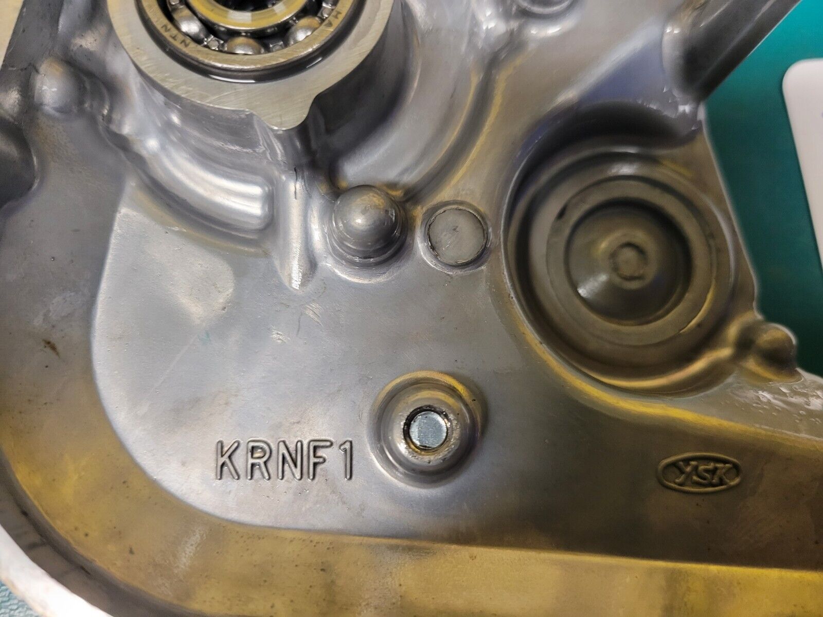 carter creux côté embrayage pompe à eau  Honda 250 CRF 2005 (#23558)