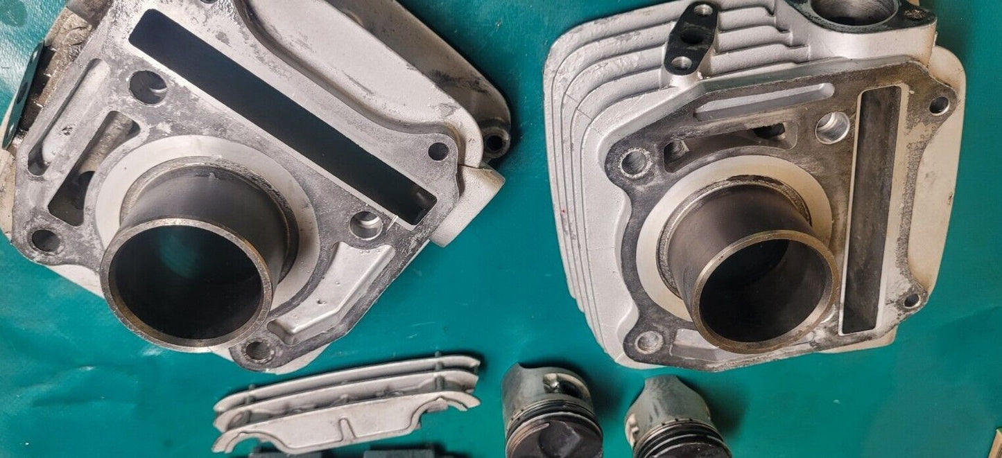 Cylindre Droite + Gauche Avec Pistons HYOSUNG GV 125 Aquila 06 (23776)