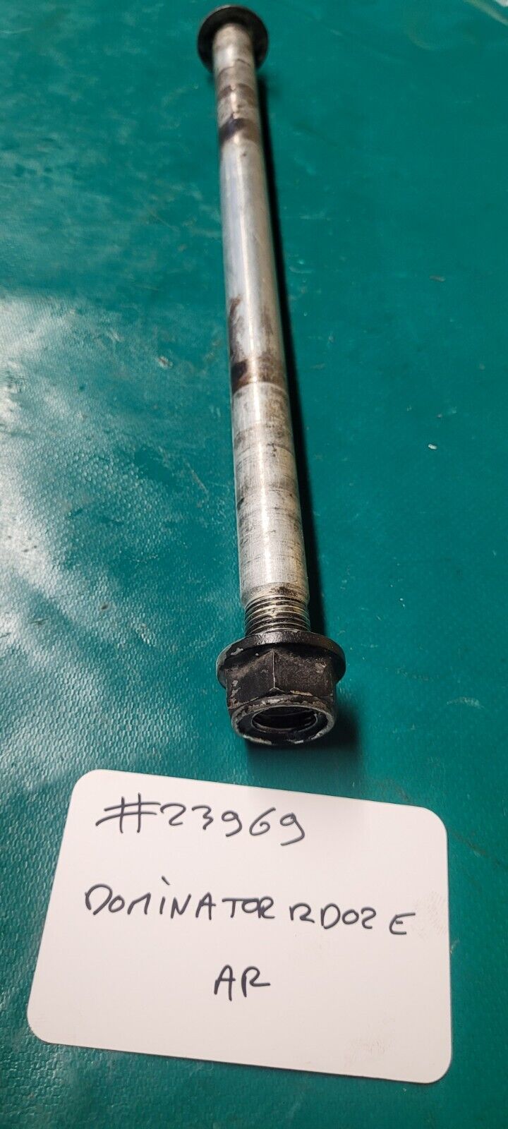Axe De Roue Arrière 650 Dominator Rd02 E (23969 )