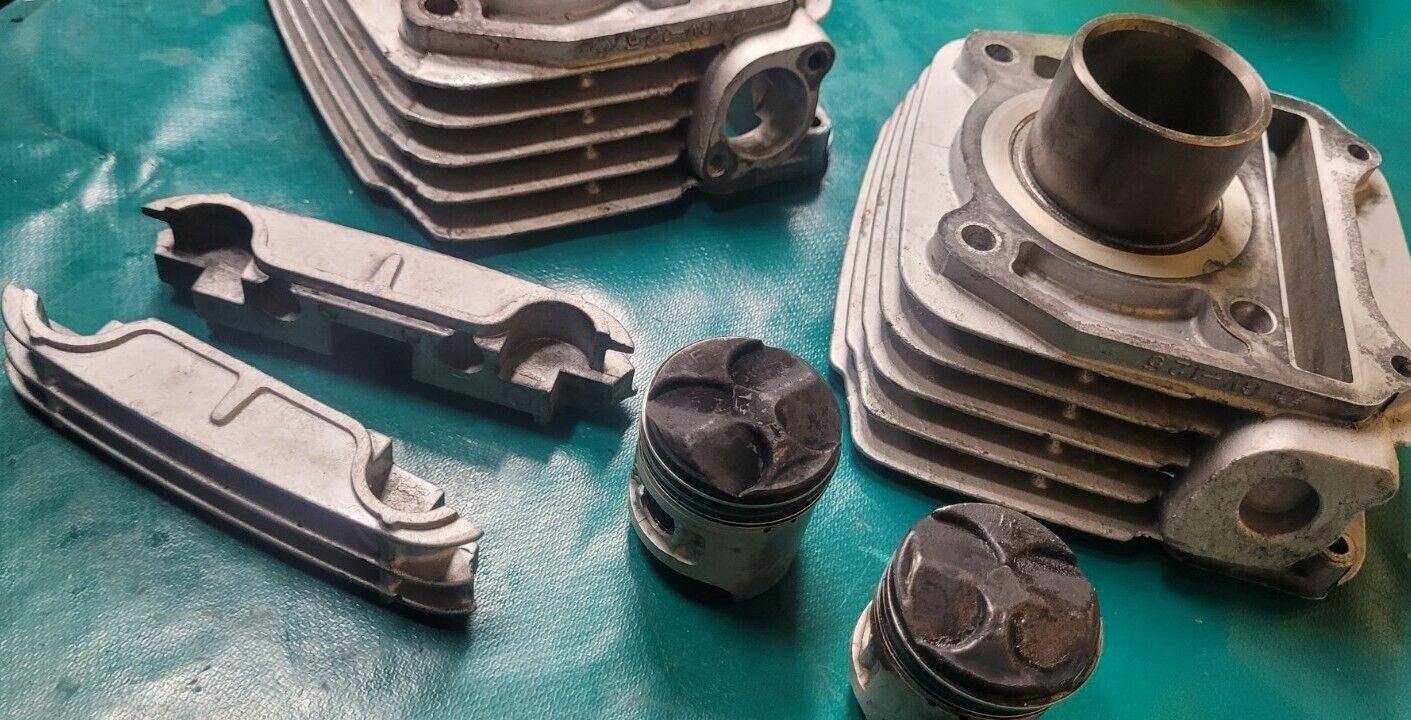 Cylindre Droite + Gauche Avec Pistons HYOSUNG GV 125 Aquila 06 (23776)