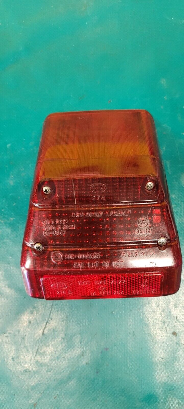Cabochon de feu arriere YAMAHA 125 DT lc modele 10V