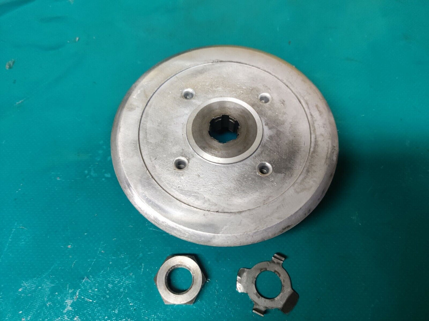 Noix d'embrayage YAMAHA 125 XT modele 12V
