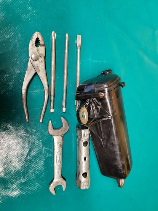 Boîte à outils 125 Honda transcity NX 1997