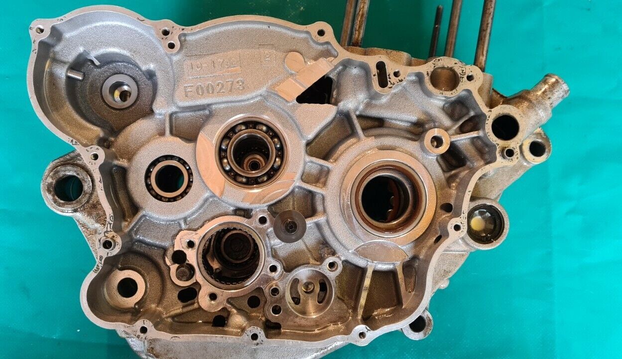 Paire de carters moteur 250 TM fi mx 2011