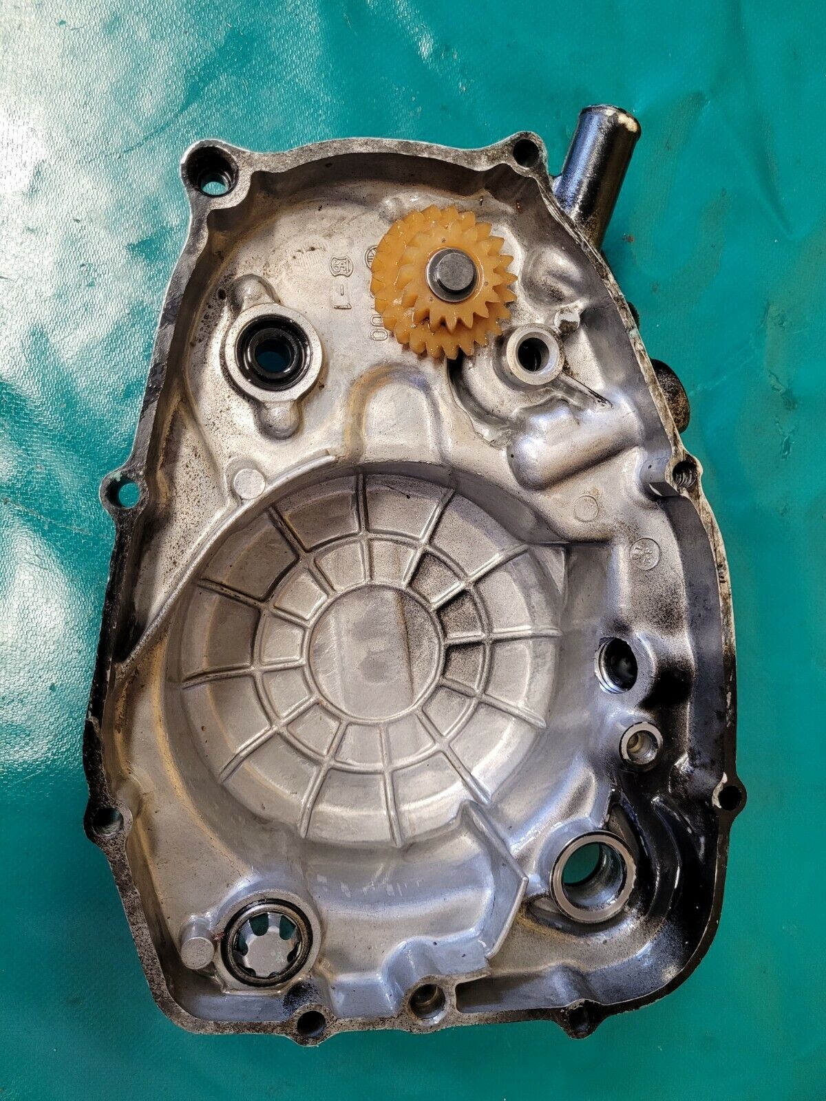 Carter d'embrayage côté remplissage d'huile YAMAHA 125 DT lc modele 10V