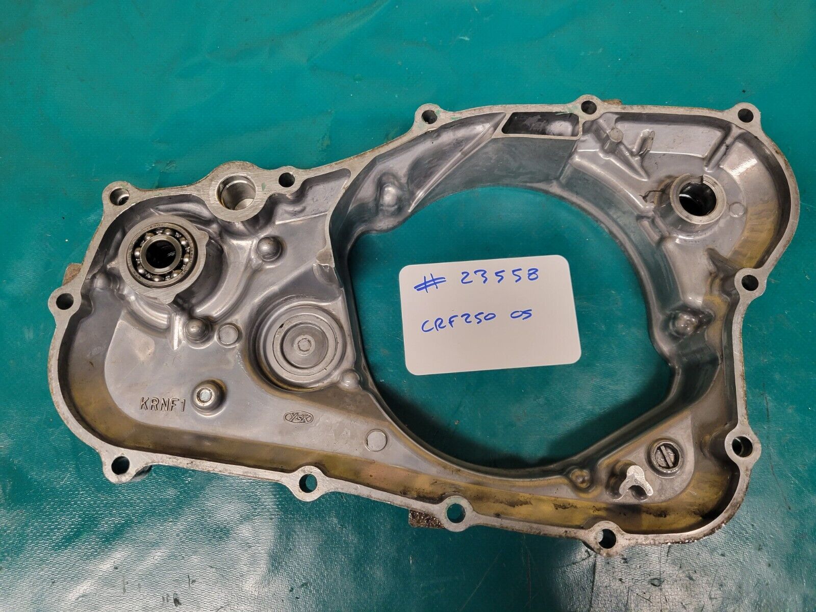 carter creux côté embrayage pompe à eau  Honda 250 CRF 2005 (#23558)
