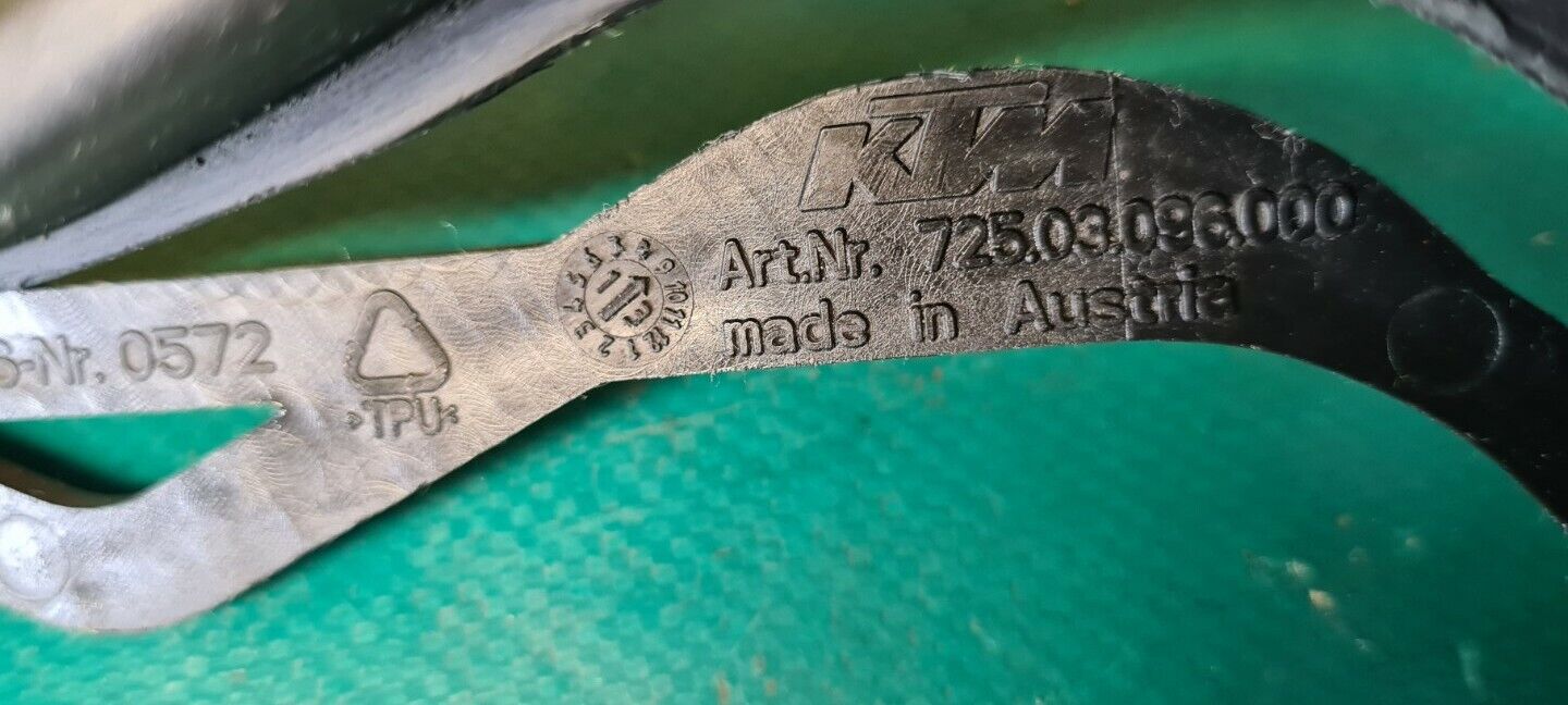 Patin de chaîne protège pignon KTM 250 freeride 2015 72503096000