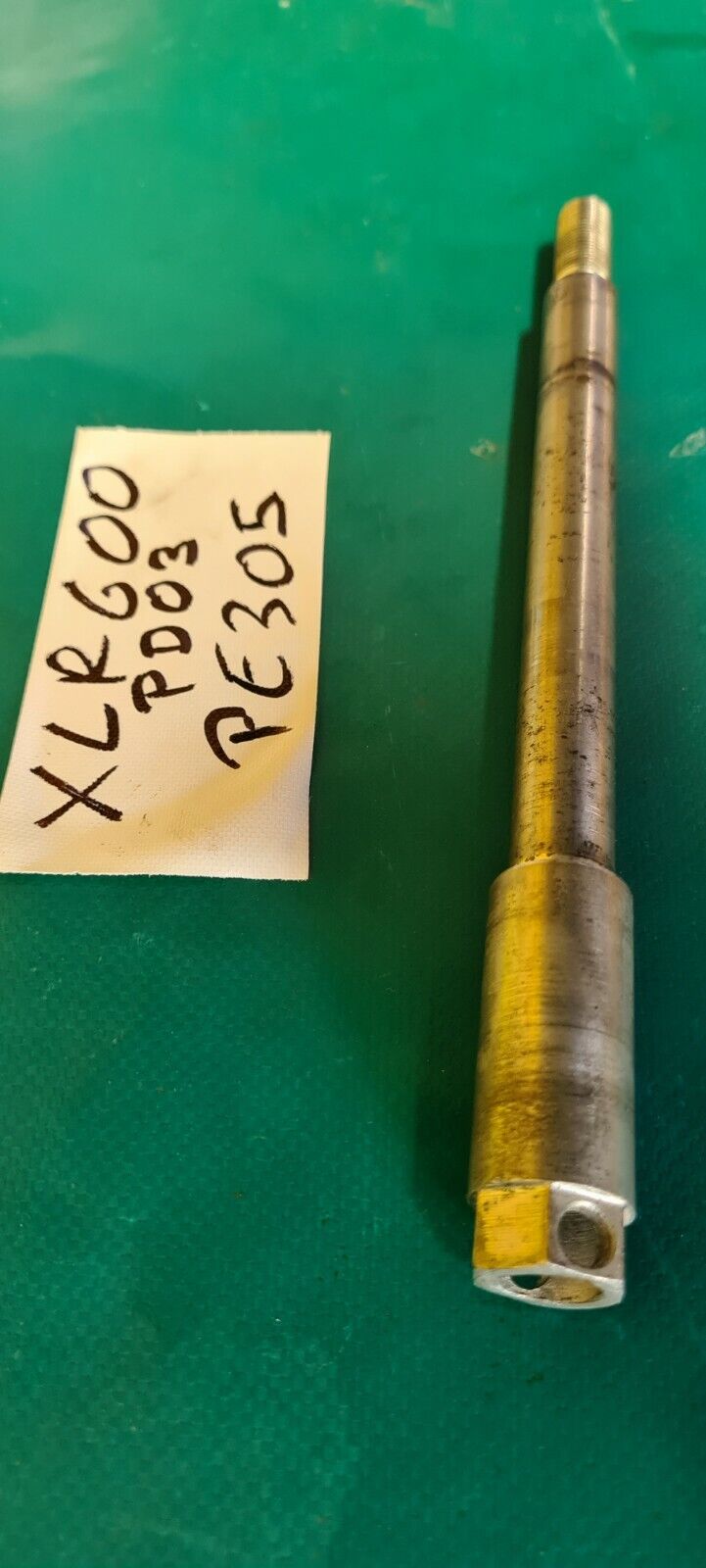 Axe de roue avant Honda 600 XLR pd03 (code pe)