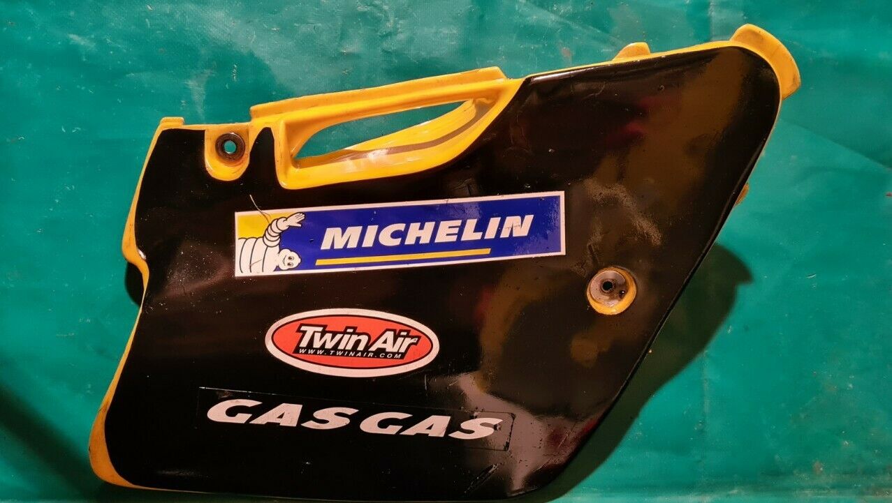 Flanc arrière côté gauche 125 EC gasgas 2002