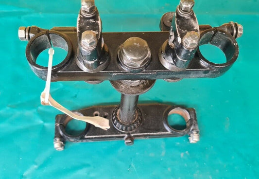 T de fourche 750 dr suzuki 88 90   (code pe)