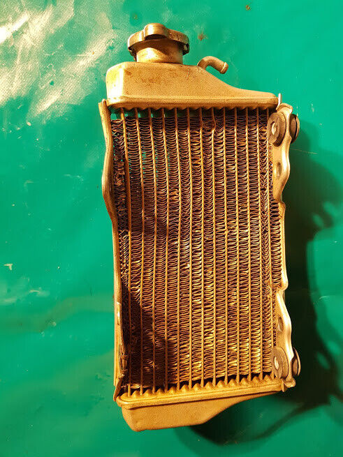 Radiateur côté bouchon HONDA 450 CRF HM de 2003