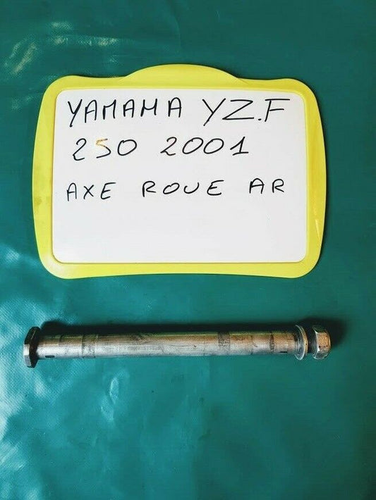 Axe de roue arrière avec écrou YAMAHA 250 YZF de 2001