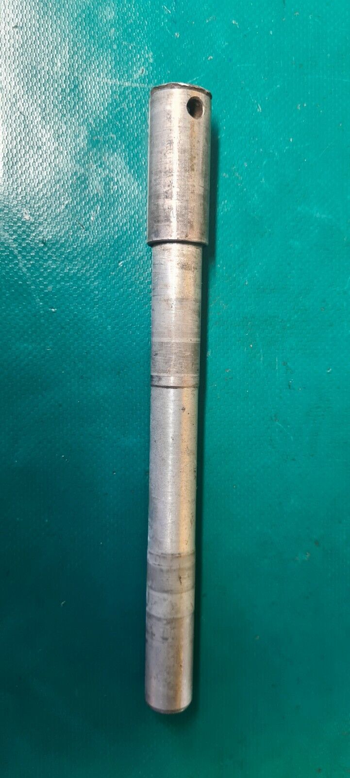 Axe de roue avant KTM 250 EGS 1996 556