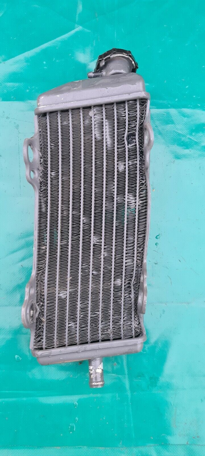 Radiateur côté  bouchon 200 EC gasgas 1999