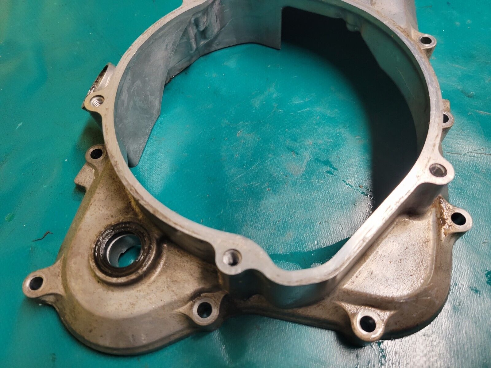carter creux côté embrayage pompe à eau  Honda 250 CRF 2005 (#23558)