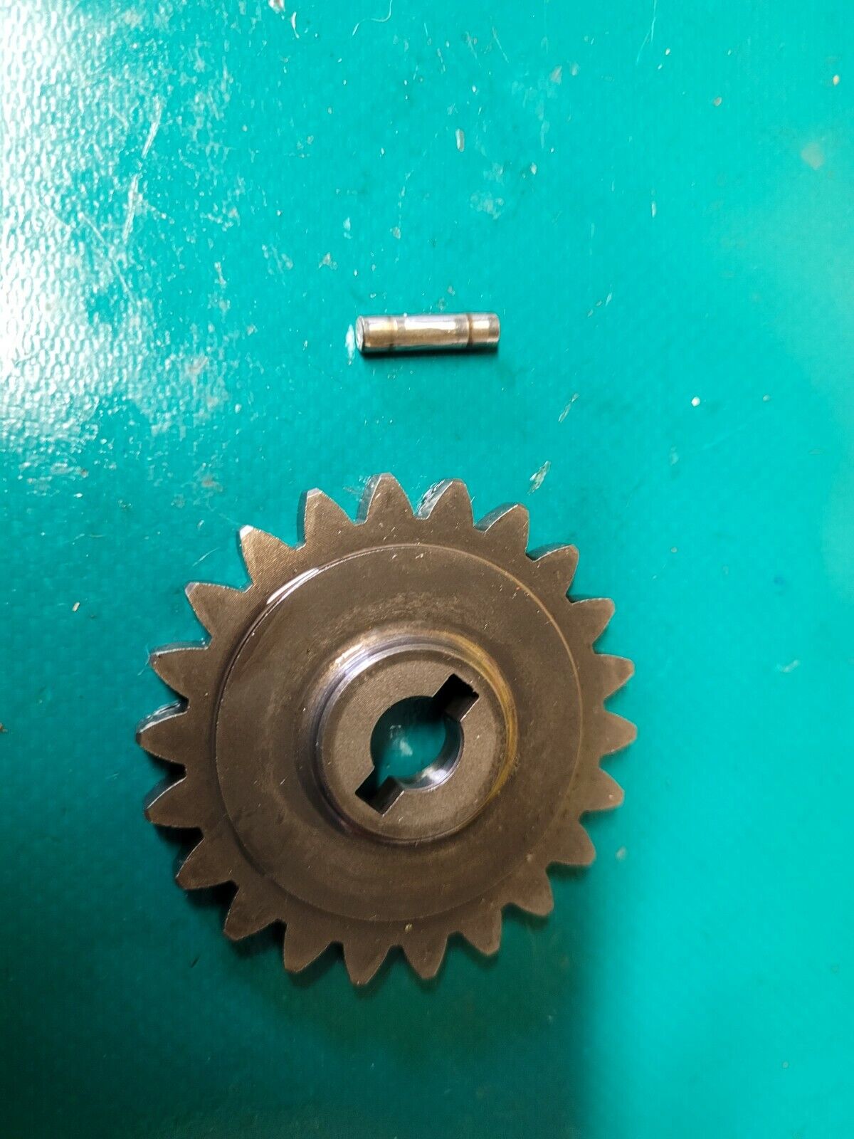 Pignon sur pompe à huile SUZUKI 600 Dr sn41a