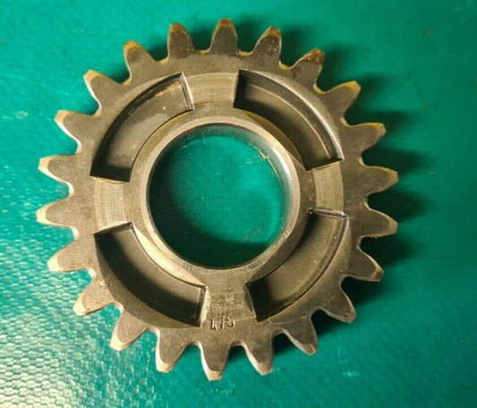 Pignon de boîte à vitesses 475 KTM 250 EGS 1996 556