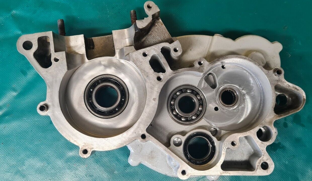 Paire de carters moteur SHERCO 125 trial 2003 (code pe)