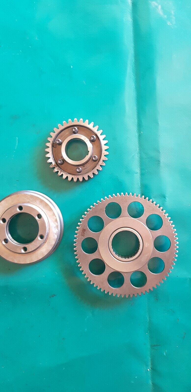 Engrenage sur vilebrequin côté embrayage KTM 400 exc F 2002