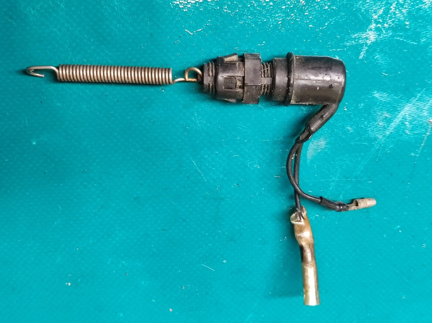 Capteur de frein arrière YAMAHA 125 XT modele 12V
