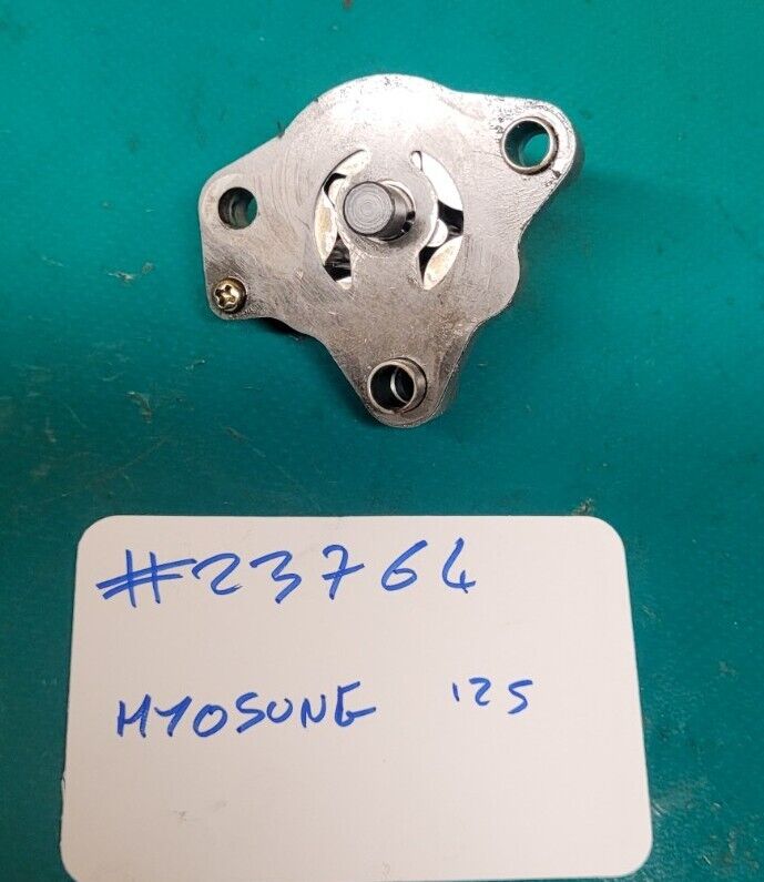 Pompe À Huile Moteur HYOSUNG GV 125 Aquila 06 (23764)