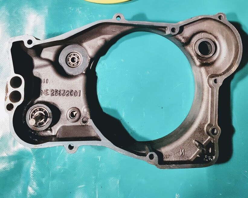 Demi carter côté embrayage pompe à eau ME25632001 GAS GAS 200 EC de 2004