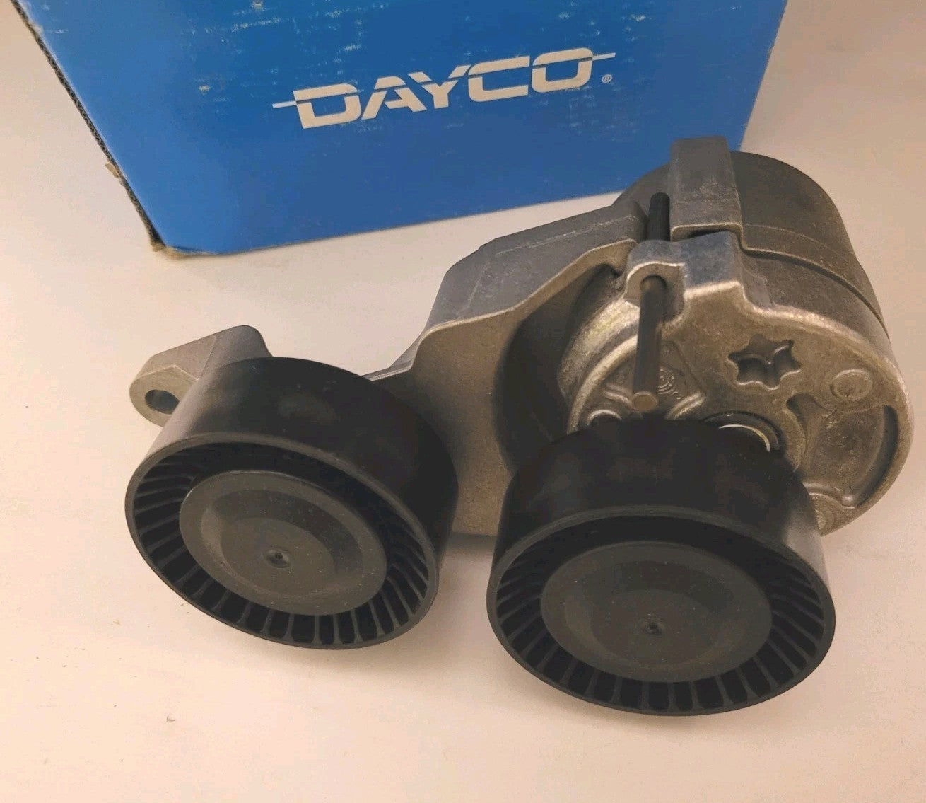 Galet Tendeur DAYCO volvo APV2562 (#AUT59)