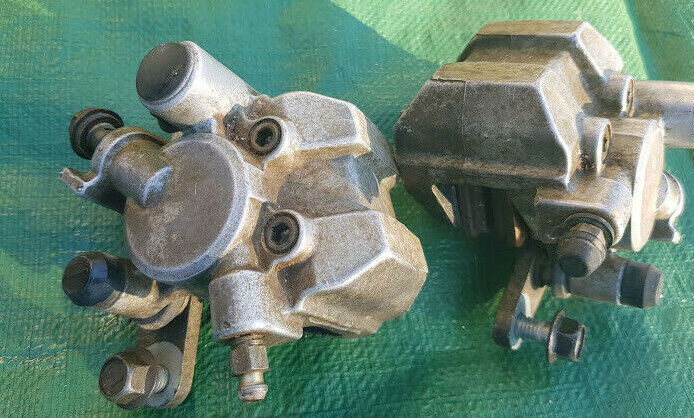 Etriers avant avec plaquettes (la paire) YAMAHA BANSHEE 350 Phase 2