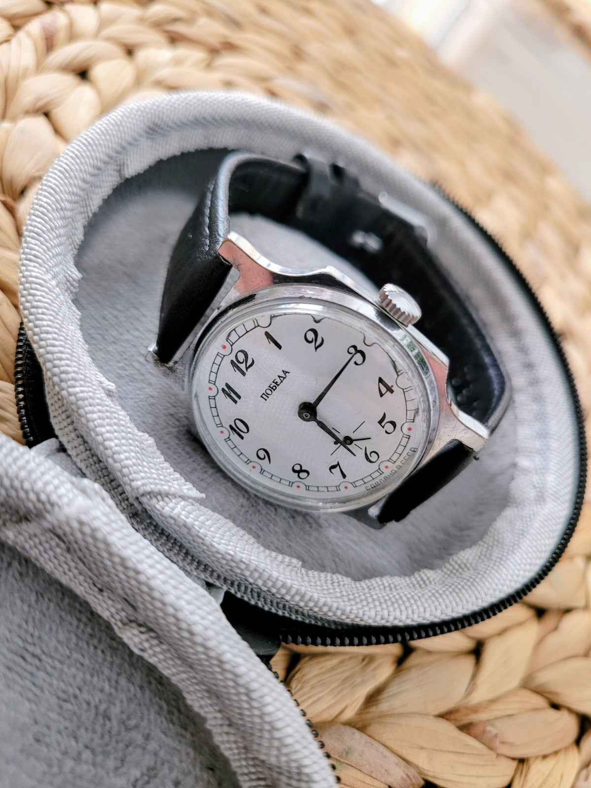 Montre mecanique POBEDA  ancienne soviétique, super collector (Bij 3)