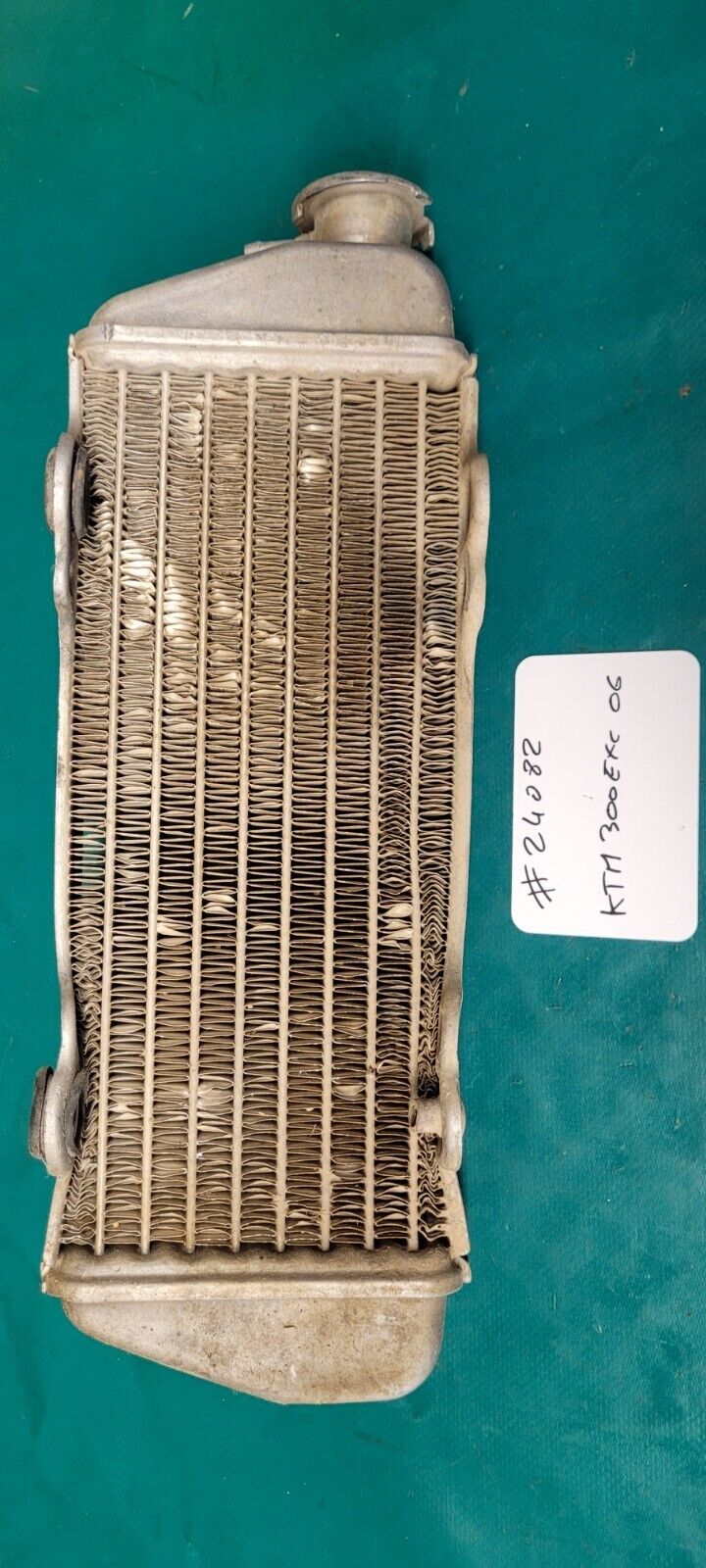 Radiateur Côté Bouchon 300 EXC KTM 2006 (24082)