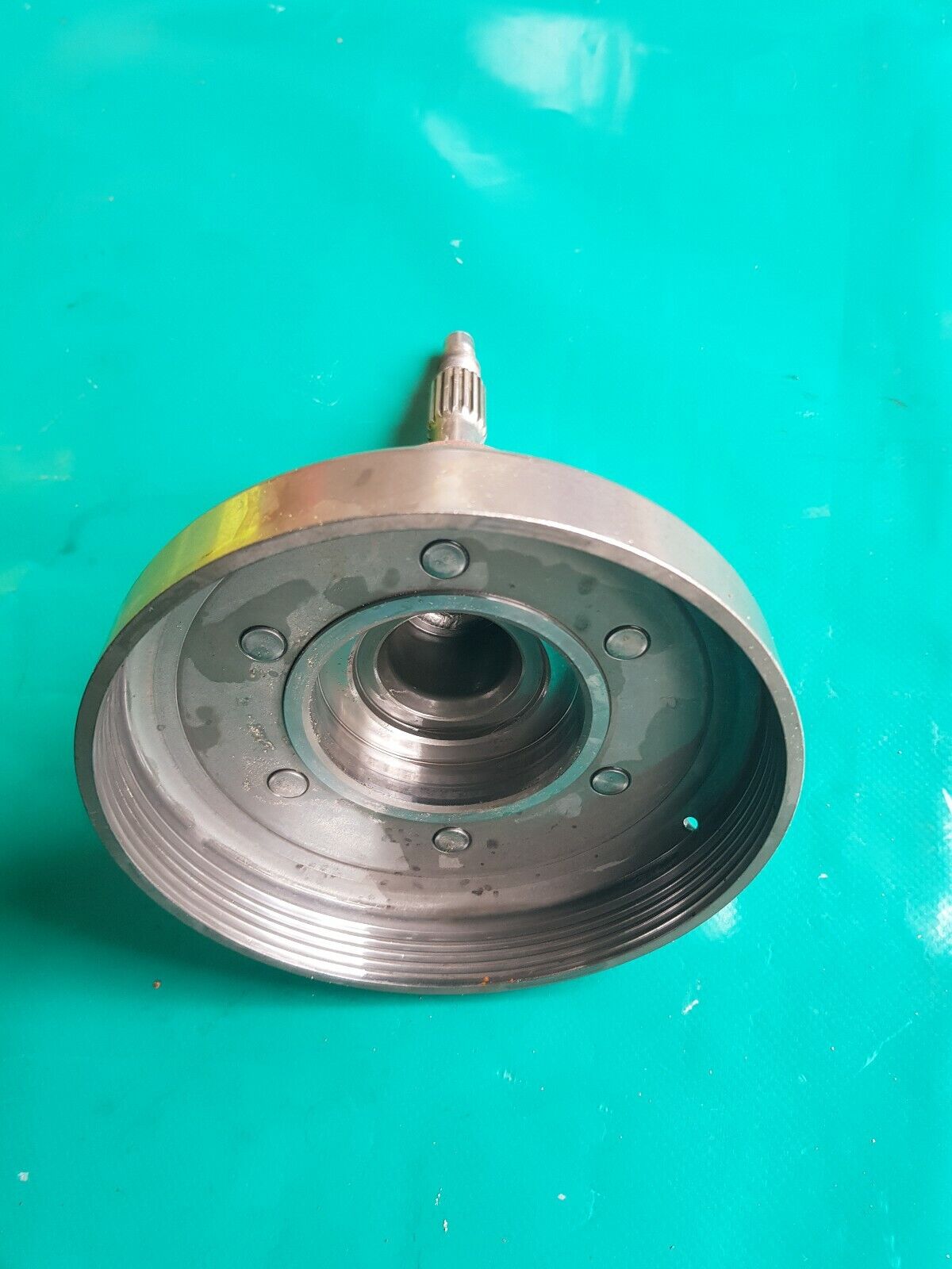 Cloche d'embrayage avec son arbre TGB 550SL 4X4  2009