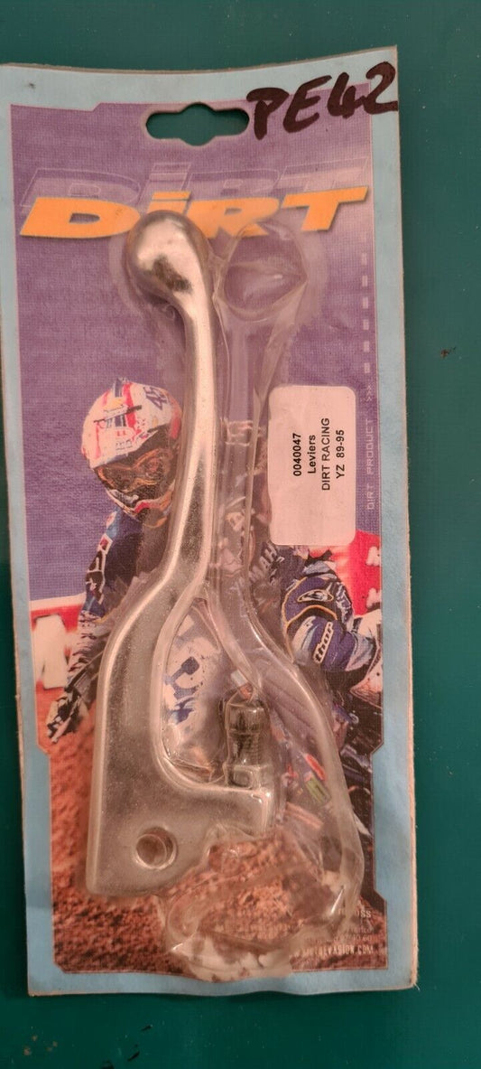 Levier de frein 125 YZ 89 95.. voir détail sur photo 2 (code PE42)