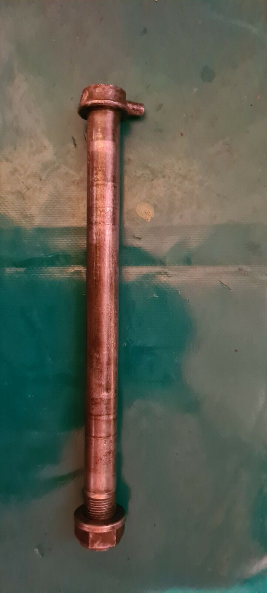 Axe de roue arrière avec boulon 125 EC gasgas 2002