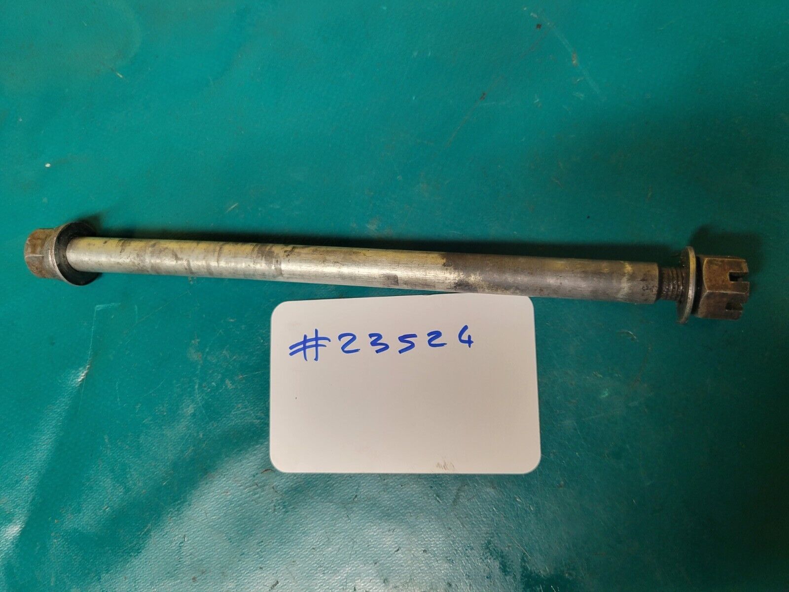 axe de roue avant Yamaha 125 XT 12V 3YU 1993 (Rf #23524)