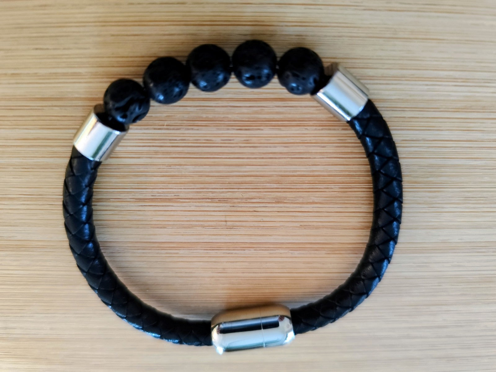 Bracelet Cuir Et Perles 8mm Lave Fermeture Acier Solide 21cm (Min7)