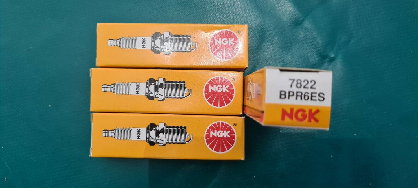 Lot de 4 bougies NGK bpr6es 7822 voir photo (PE333)