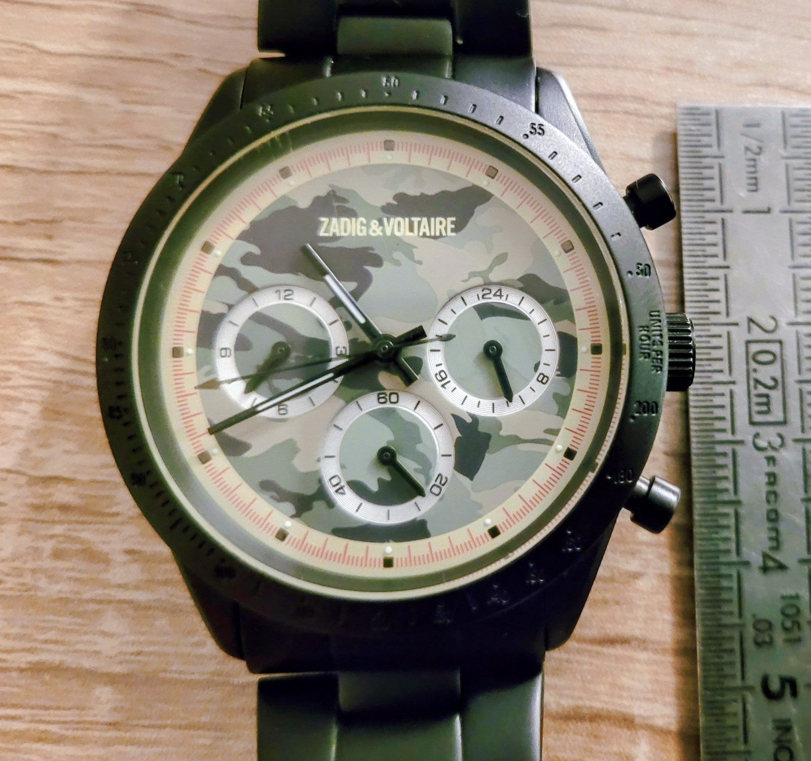 Montre Zadig et Voltaire noire cadran camo belle et rare, mixte  (Bij 6)