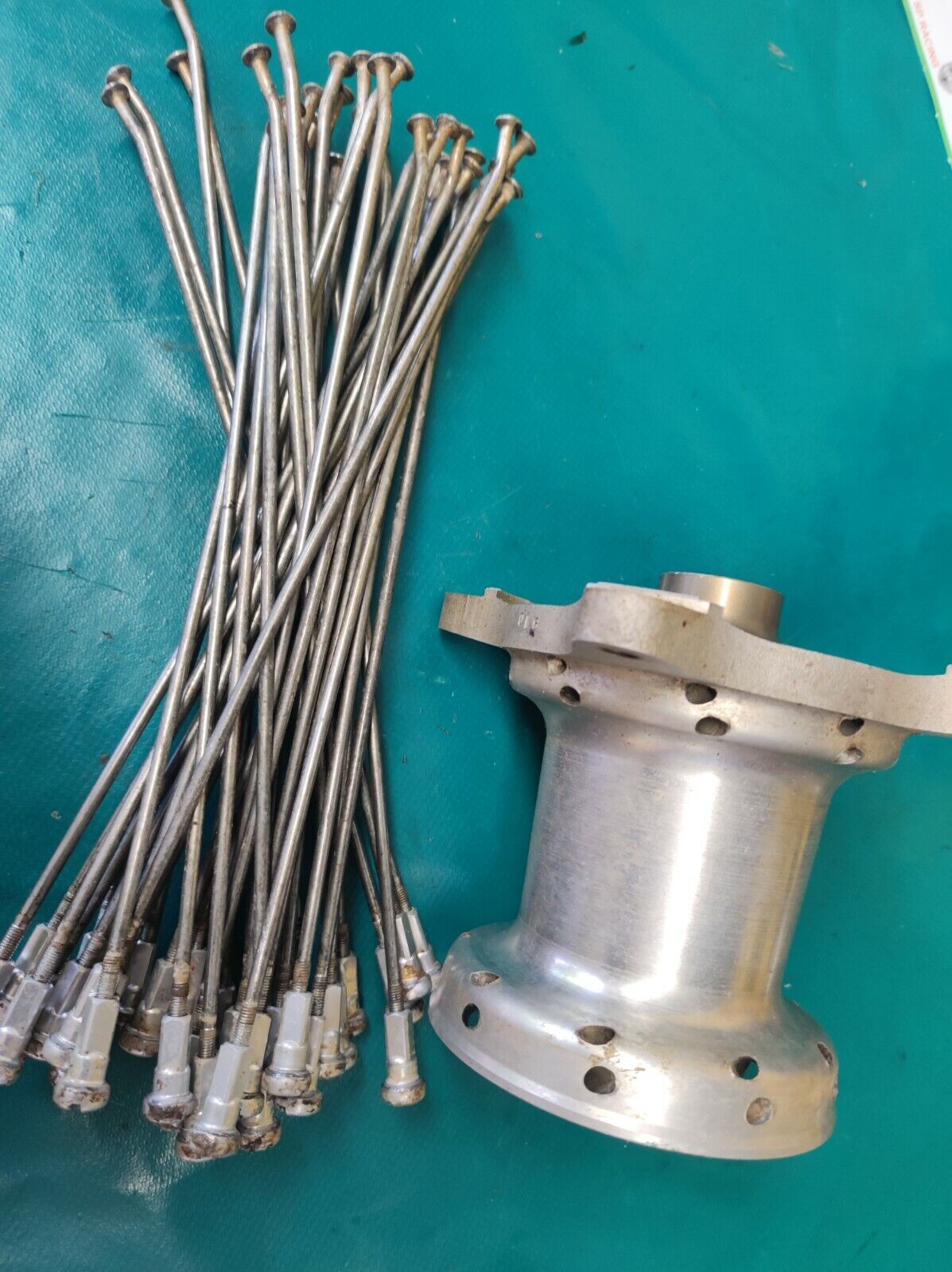 Moyeu de roue avant avec rayonnage BETA 350 RR 2011 4t