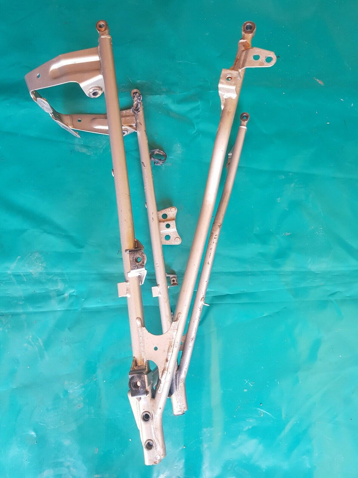 Partie cadre arrière boucle arrière YAMAHA 660 RAPTOR de 2003
