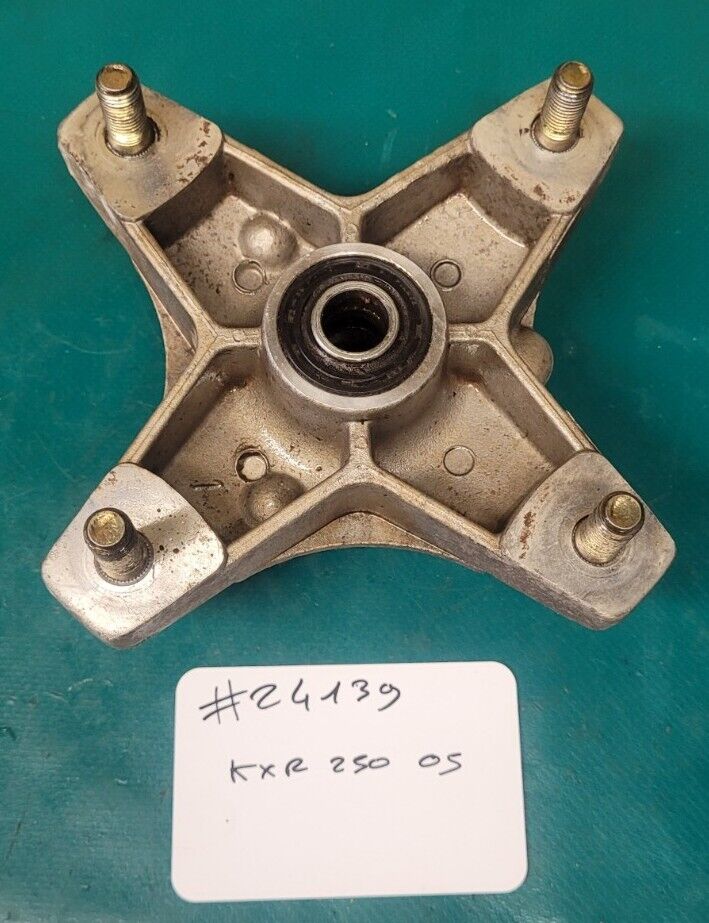 Etoile De  Roue Avant Porte Disque Droite Ou Gauche KYMCO 250 Kxr 05 (24139)