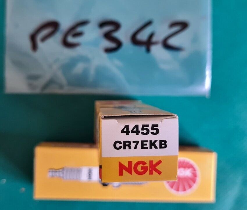 Lot de 2 bougies cr7ekb 4445 voir photo (PE342)