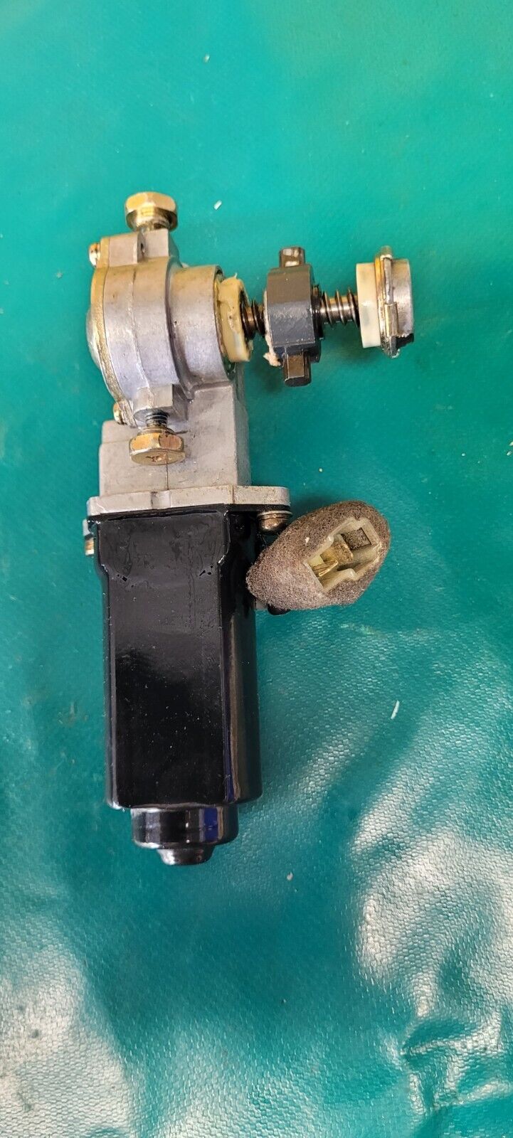 Toyota moteur de siege 8582020030 voir ref  (Auto A)