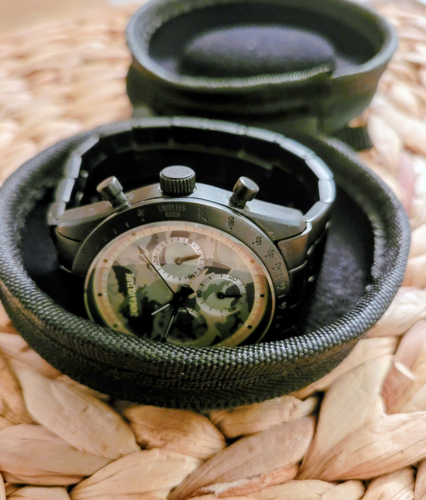 Montre Zadig et Voltaire noire cadran camo belle et rare, mixte  (Bij 6)