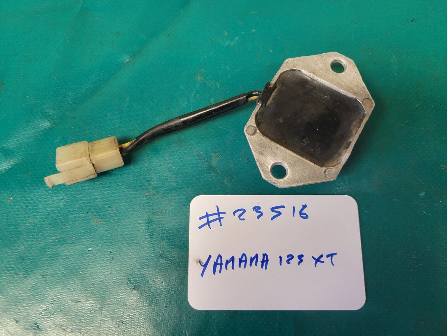 régulateur Yamaha 125 XT 12V 3YU 1993 (Rf #23516)
