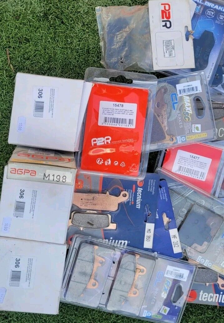 lot 25 Plaquettes De Frein Et Bendix (#24575)