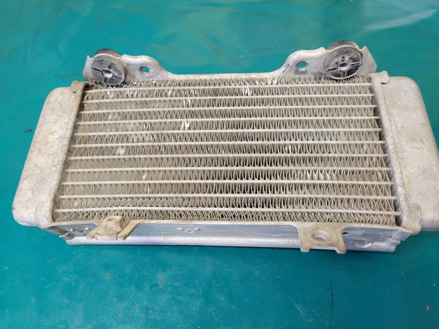 Radiateur Côté Sans Bouchon Honda 250 CRF 2005 (#23556)