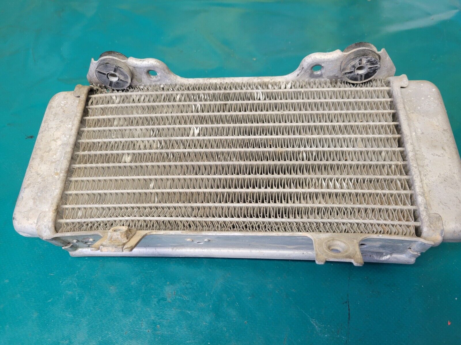 Radiateur Côté Sans Bouchon Honda 250 CRF 2005 (#23556)