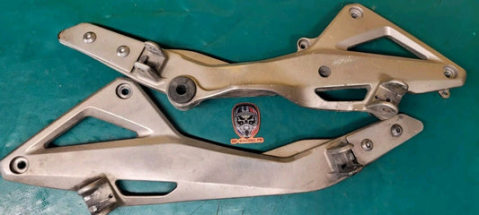 Platines Support Cale-pied Honda 600 Hornet 2007 (24353 )