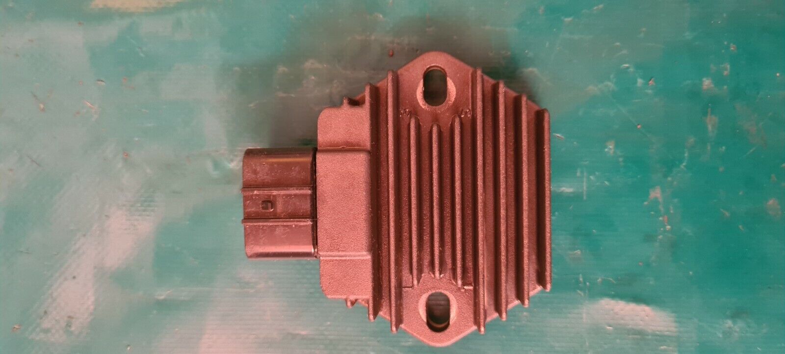 Régulateur de tension 250 TM fi mx 2011